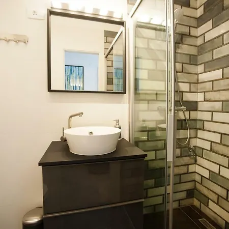 Modern Near Lägenhet *